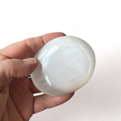 Selenit palmstone/H�ndsten | M�l ca. 5,5 - 6 cm