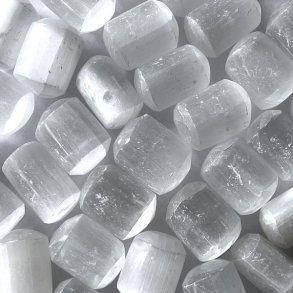 Selenit kuber ca. 3 cm  til healing og energirensning!