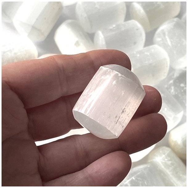 Selenit kuber ca. 3 cm � til healing og energirensning!