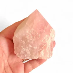 Eksklusiv semipoleret rosenkvarts spids i unika kvalitet  mler 7,5 x 6 cm (A)