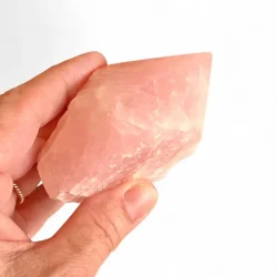 Eksklusiv semipoleret rosenkvarts spids i unika kvalitet  mler 7,5 x 6 cm (A)