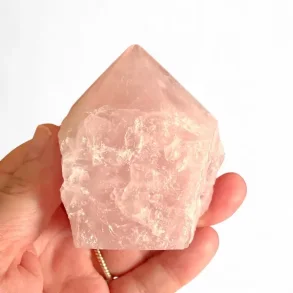 Eksklusiv semipoleret rosenkvarts spids i unika kvalitet � m�ler 7,5 x 6 cm (B)
