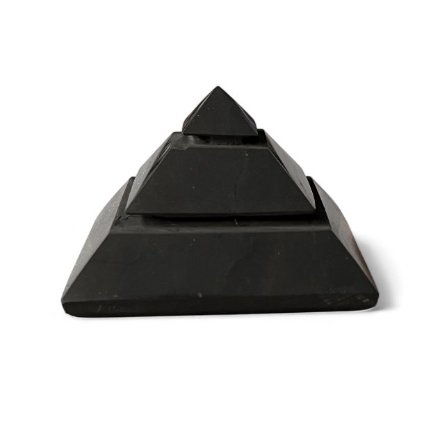 Shungit Sakkara Pyramide 5,5 x 5,5 cm � Energi og Beskyttelse i Smukt Design