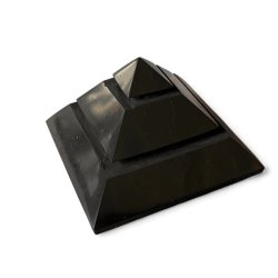 Shungit Sakkara Pyramide 5,5 x 5,5 cm  Energi og Beskyttelse i Smukt Design