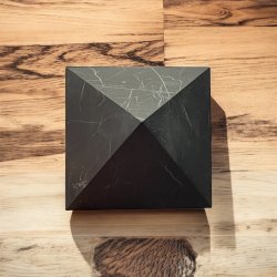 Matte Shungit Pyramider  5 cm