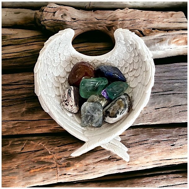 Hjerteformede skle med englevinger  elegant opbevaring og magisk dekor