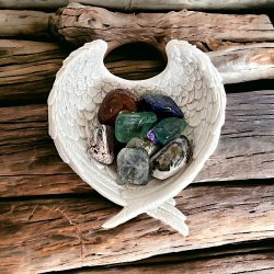 Hjerteformede skle med englevinger  elegant opbevaring og magisk dekor