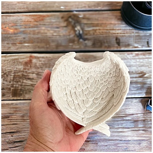 Hjerteformede skle med englevinger  elegant opbevaring og magisk dekor