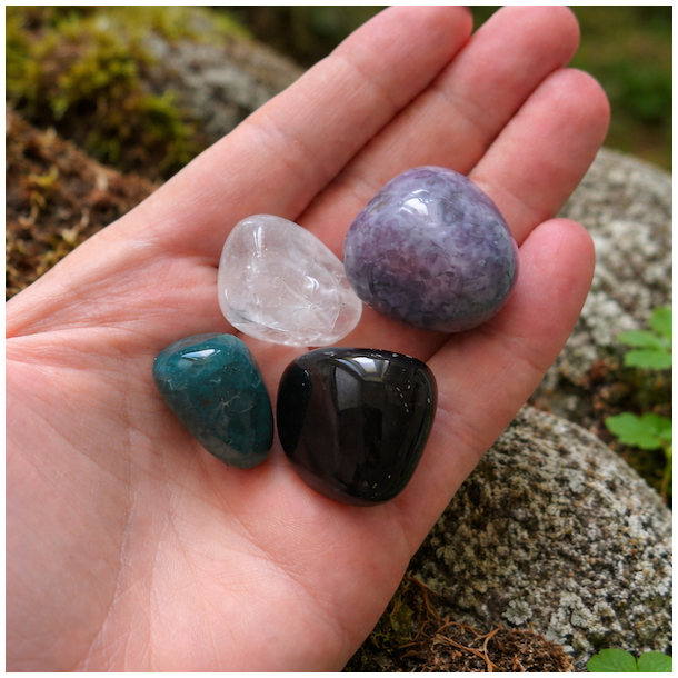 Skyggens Visdom Krystals�t � Lepidolit, Obsidian, Apatit &amp; Bjergkrystal