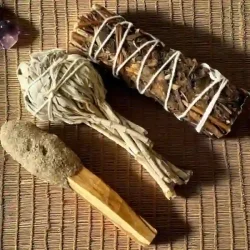 Elementernes Renselse  Spirituel Energisampak med smudgestick, salvie og yerba buena