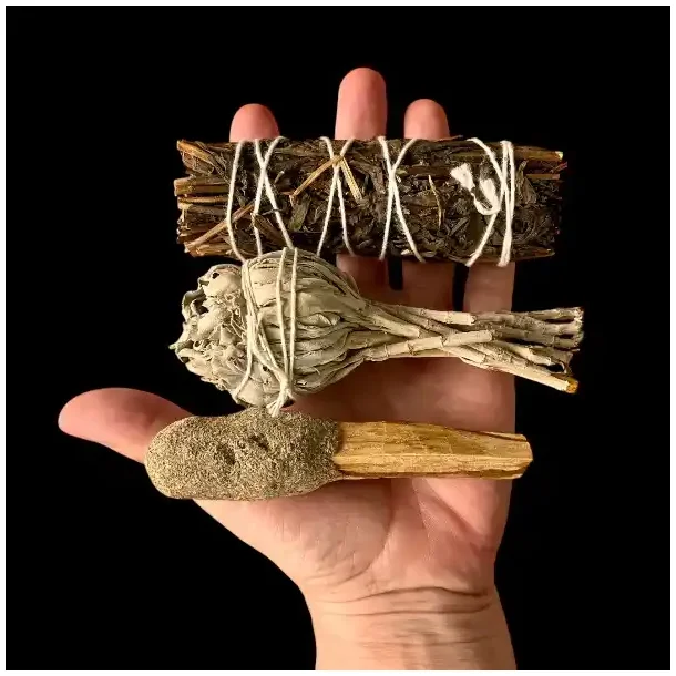 Elementernes Renselse  Spirituel Energisampak med smudgestick, salvie og yerba buena