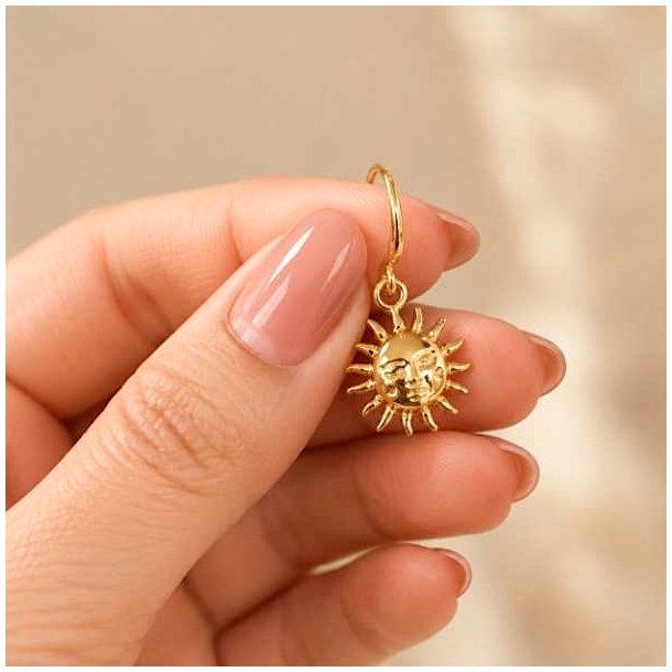 Elegant smykkes�t med solmotiv | Halsk�de &amp; �reringe