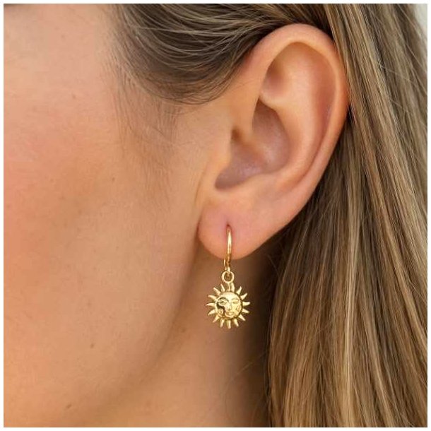 Elegant smykkes�t med solmotiv | Halsk�de &amp; �reringe