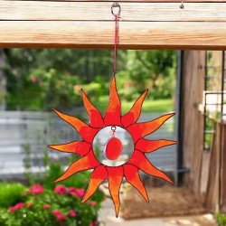 Hndlavet solfanger 29 cm  rdorange sol med gldende rd kerne i midten 21x21 cm (B)