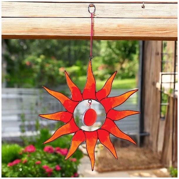 Hndlavet solfanger 29 cm  rdorange sol med gldende rd kerne i midten 21x21 cm (B)