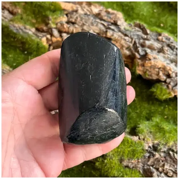 Sort Turmalin rpoleret Freeform  Beskyttelse &amp; Energirensning (B)
