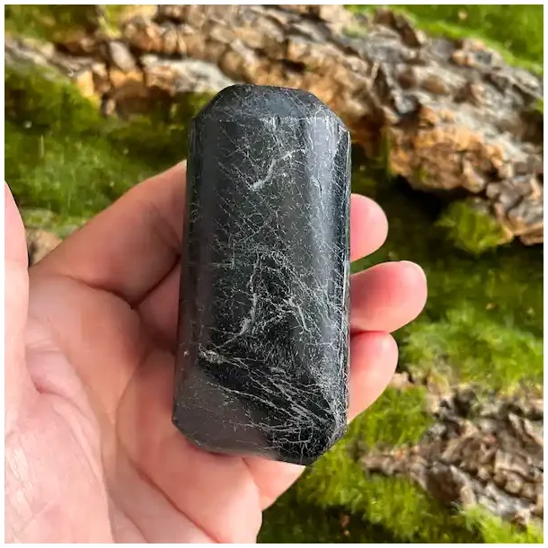 Sort Turmalin rpoleret Freeform  Beskyttelse &amp; Energirensning (C)