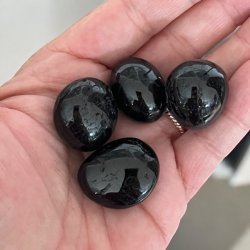 Sort turmalin lommesten poleret, Ml ca. 2,5 - 3 cm