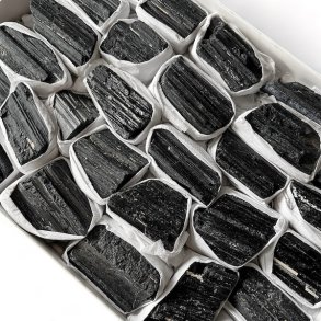 Sort turmalin r� stykker, M�l str. Small - Large