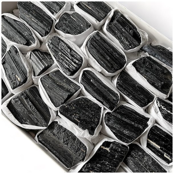 Sort turmalin r� stykker, M�l str. Small - Large