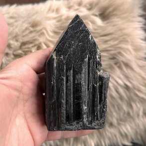 Unik semipoleret sort turmalin - 426 gram