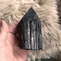 Unik semipoleret sort turmalin - 375 gram