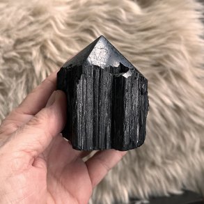 Unik semipoleret sort turmalin - 354 gram