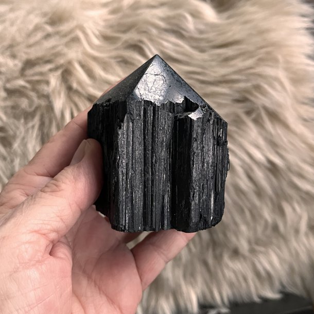 Unik semipoleret sort turmalin - 354 gram