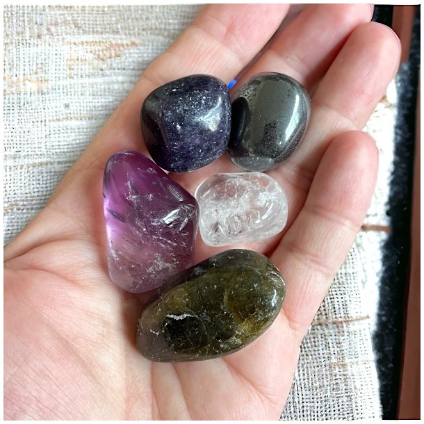 Sov godt med krystaller krystalst,  Ml 2,5 - 3,5 cm