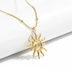 Spirituel Forgyldt Halskde med Solvedhng  Solens Kraft