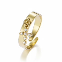 Smuk justerbar forgyldt st�lring med kors og klare facetslebne rhinsten