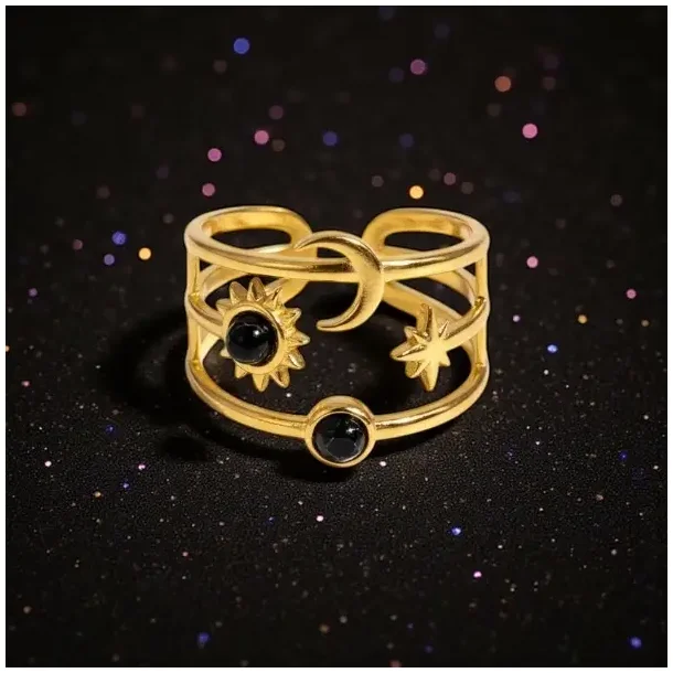 Justerbar Ring med Sol, M�ne, Stjerne og sort agat � Kosmisk Energi