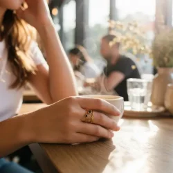 Justerbar Ring med Sol, M�ne, Stjerne og sort agat � Kosmisk Energi