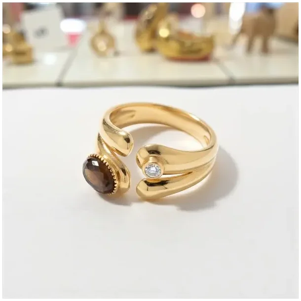 Justerbar Forgyldt Ring med Tigerje og Rhinsten  Beskyttelsens Kraft