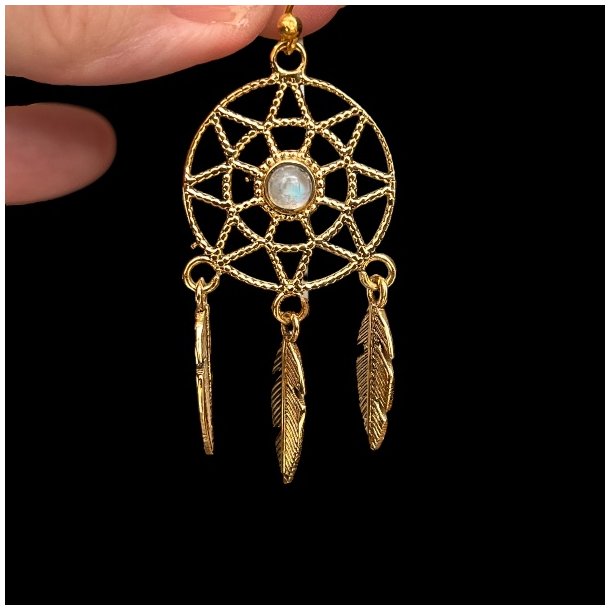 Hndlavede Drmmefanger reringe i Nikkelfri Bronze  5 cm Lngde med Krystaller og Fjer 