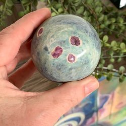 Kugle i fuschit med rubin UNIKA | Ml 6 cm