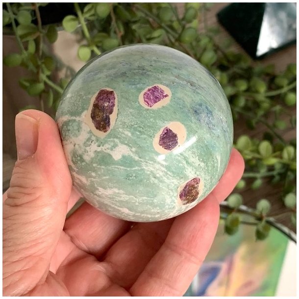 Kugle i fuschit med rubin UNIKA | Ml 6 cm