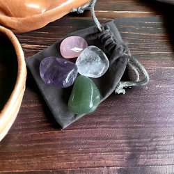 Find Ro og Balance med Vores Stresslindrende Krystals�t,  M�l 2 - 3 cm