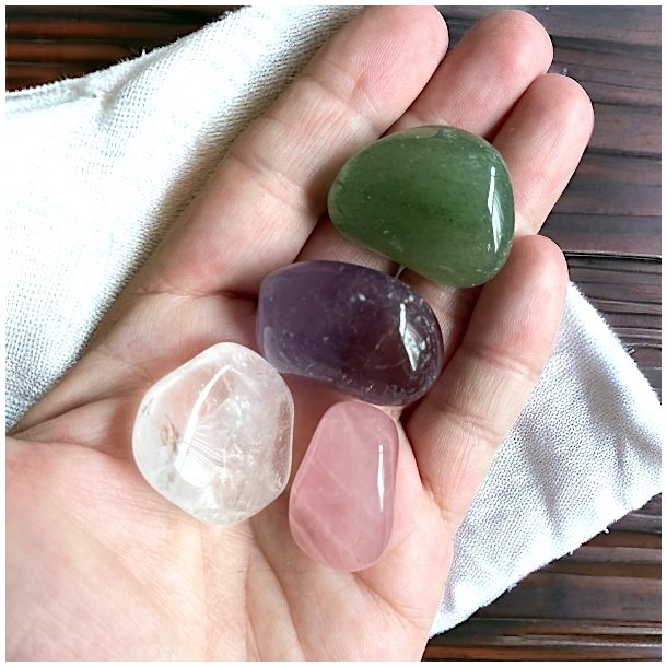 Find Ro og Balance med Vores Stresslindrende Krystals�t,  M�l 2 - 3 cm