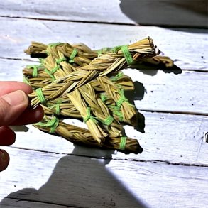 Sweetgrass bundt 10,5 cm � til renselse, ceremonier og spirituel harmoni 