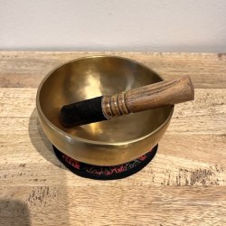 Hndlavet Tibetansk Klangskls St  Unik Klang, Design og Harmoni, 15 x 7 cm 