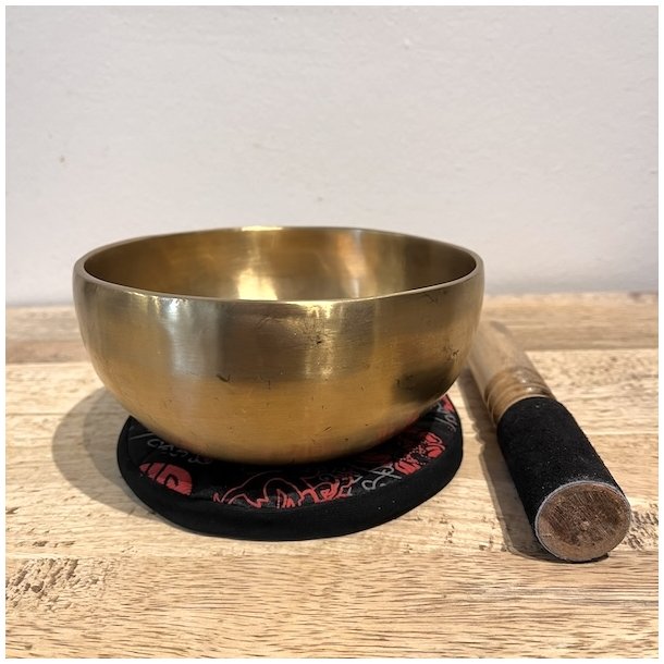 Hndlavet Tibetansk Klangskls St  Unik Klang, Design og Harmoni, 15 x 7 cm 