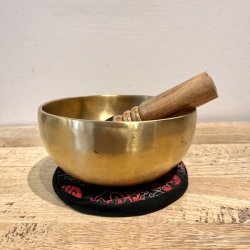 Hndlavet Tibetansk Klangskls St  Unik Klang, Design og Harmoni, 15 x 7 cm 