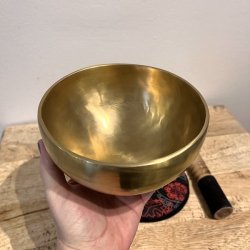 Hndlavet Tibetansk Klangskls St  Unik Klang, Design og Harmoni, 15 x 7 cm 