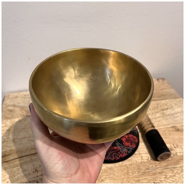 Hndlavet Tibetansk Klangskls St  Unik Klang, Design og Harmoni, 15 x 7 cm 