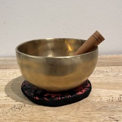 Hndlavet Tibetansk Klangskls St  Unik Klang, Design og Harmoni, 13 x 7 cm 