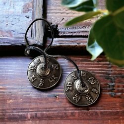 Tibetanske tingsha klokker i messing | mantra | Ml ca. 6,7 cm i diameter
