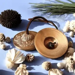 Tibetanske tingsha klokker 7,3 cm messing m. dragemotiv  meditation &amp; feng shui