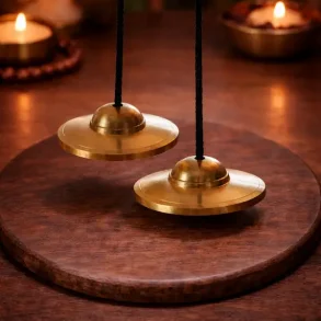 Tingsha klokker i massiv messing 10,5 cm � h�ndlavede med l�dersn�re 47 cm