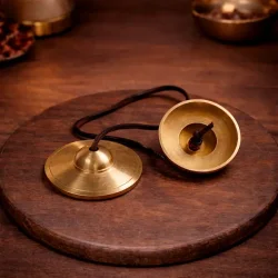 Tingsha klokker i massiv messing 10,5 cm � h�ndlavede med l�dersn�re 47 cm